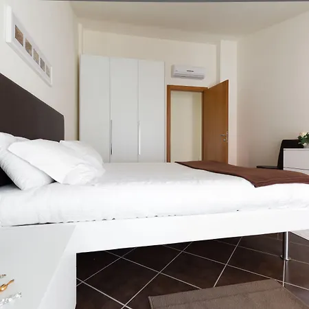 Residenza Le Torri קאבאיון ורונסה